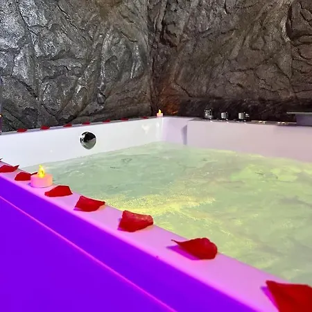 Duplex Romantique Avec Jacuzzi Privatif Apartament