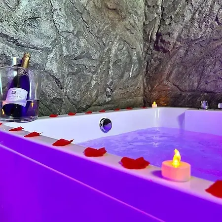 Apartament Duplex Romantique Avec Jacuzzi Privatif