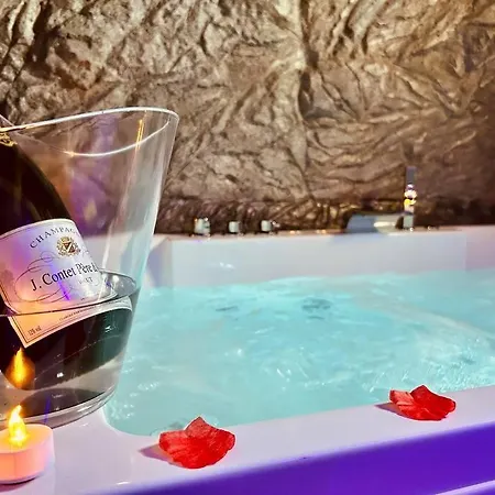 Apartament Duplex Romantique Avec Jacuzzi Privatif