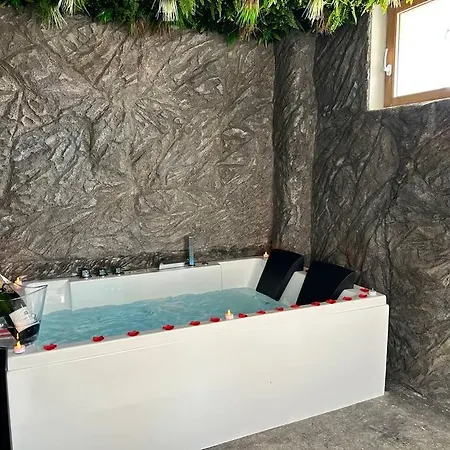 Apartament Duplex Romantique Avec Jacuzzi Privatif Perpignan