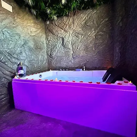 Apartament Duplex Romantique Avec Jacuzzi Privatif