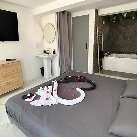 Duplex Romantique Avec Jacuzzi Privatif Apartament