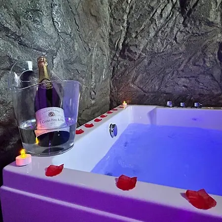 Duplex Romantique Avec Jacuzzi Privatif Apartament *