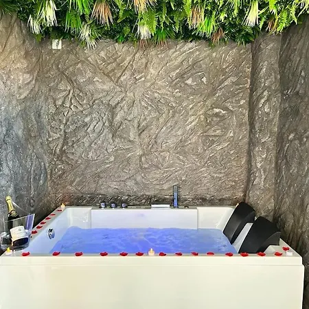 Duplex Romantique Avec Jacuzzi Privatif * Perpignan